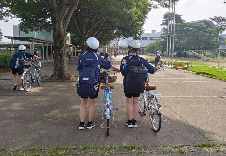 入学時、自転車通学者全員にヘルメットを支給～軽くて涼しい自転車用ヘルメットが生徒に好評～ – 日本教育新聞電子版 NIKKYOWEB